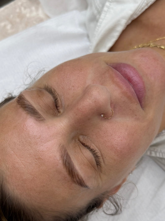 Brow Lamination + depilación